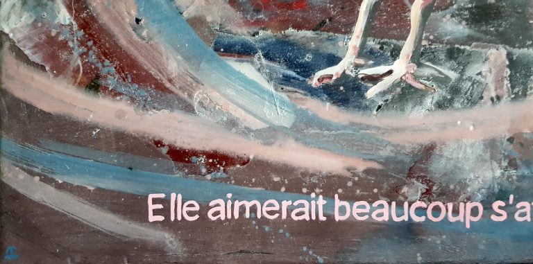 Détail — Elle aimerait beaucoup s&rsquo;affranchir de son boulot en openspace et aller télétravailler dans une petite campagne sympa.