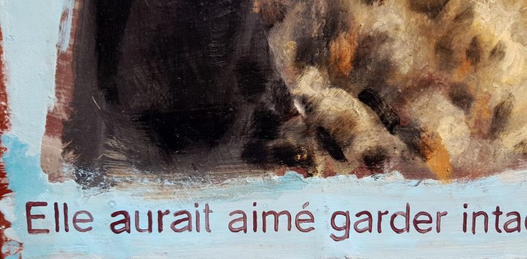 Détail — Elle aurait aimé garder intacte sa foi de jeune fille.